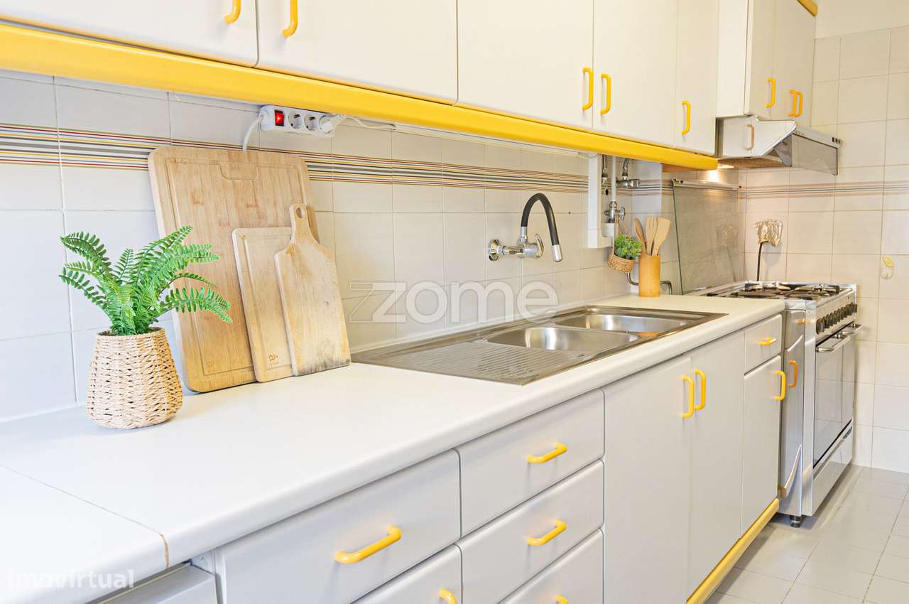 Apartamento T3 c/ Arrecadação, Vale de Milhaços - Corroios-6