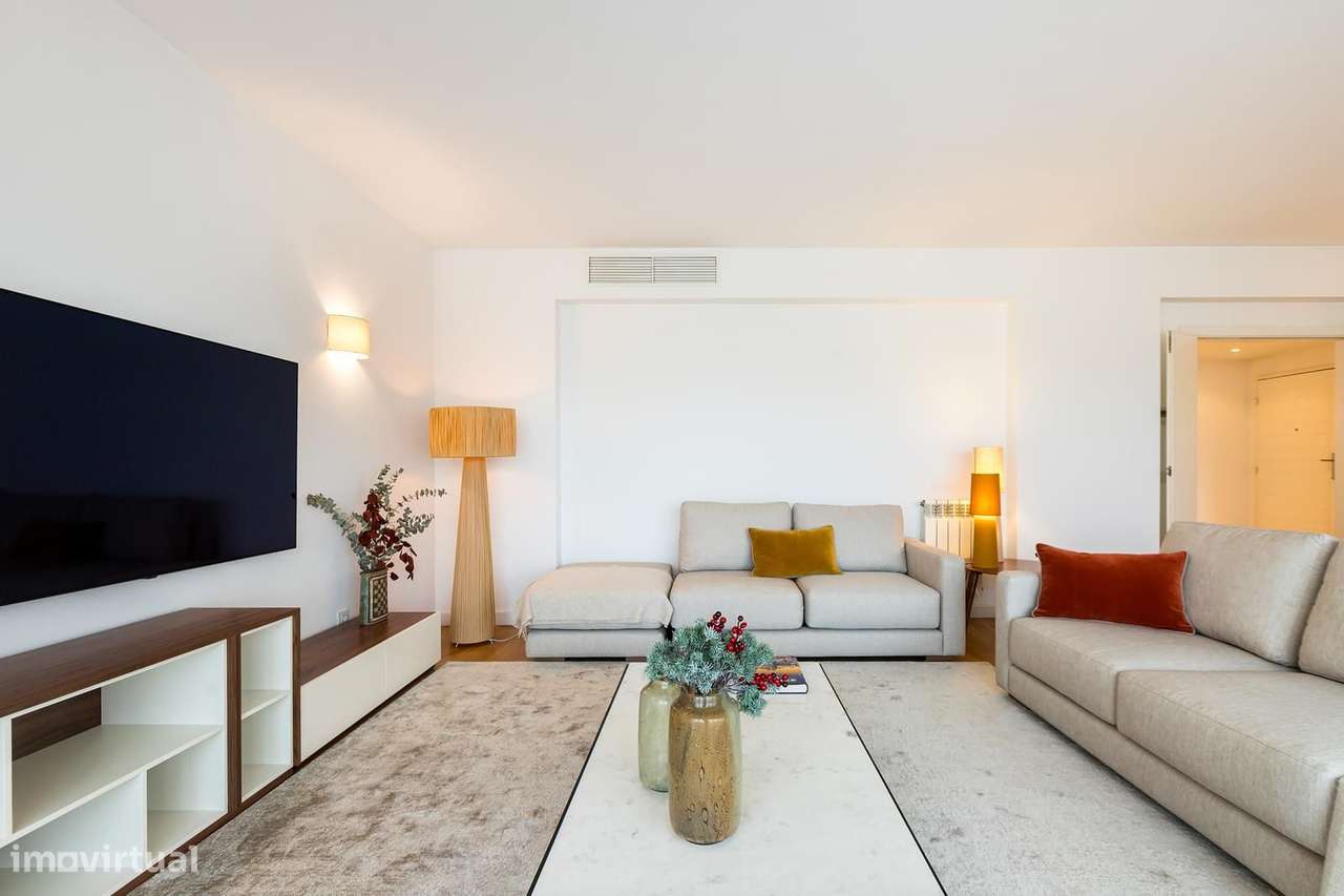 Apartamento T3 com piscina, Laranjeiras, Lisboa - Grande imagem: 3/22