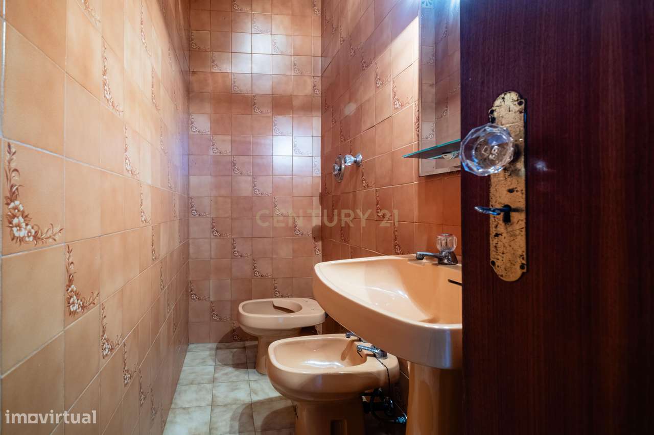 Moradia para recuperação em zona central de Rio Tinto-19