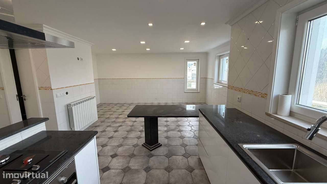 Moradia T3+1 com anexo, forno e churrasqueira, garagem e vistas da ...-17