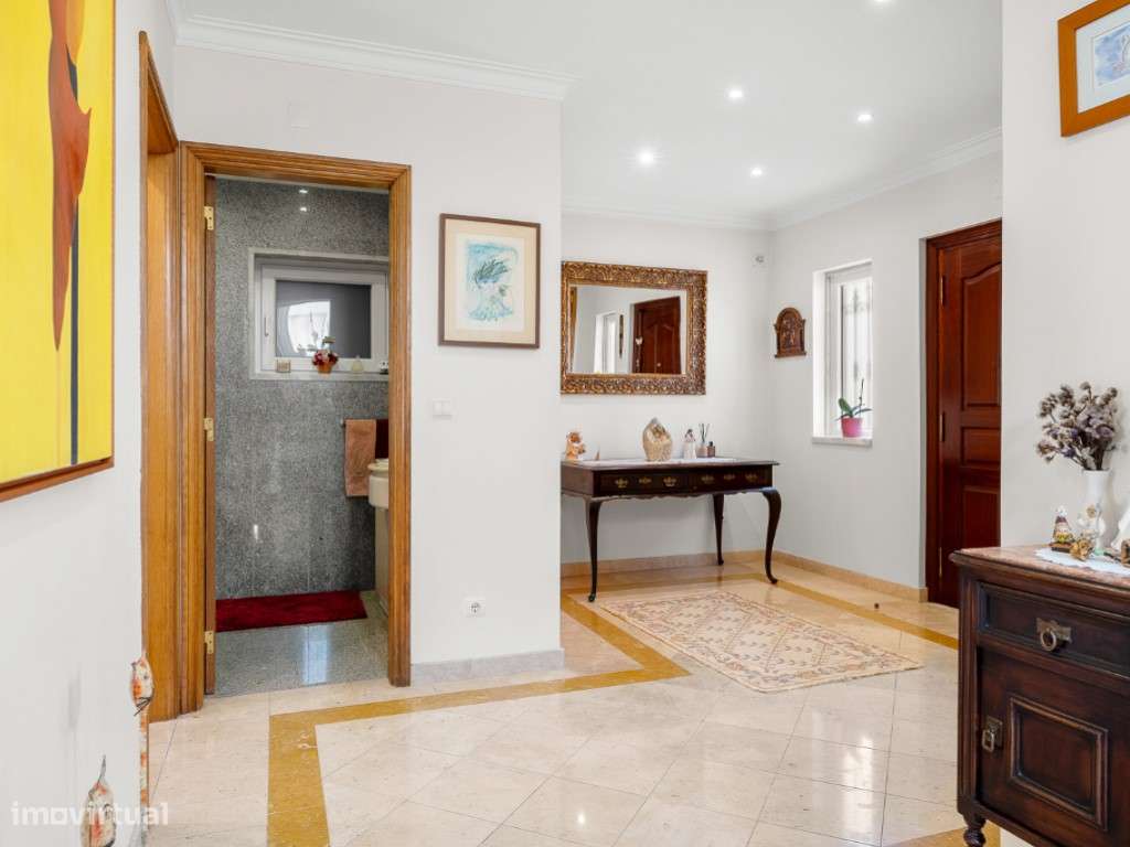 Moradia T4+1 localizada no bairro do 'Casal Novo'. - Grande imagem: 5/30