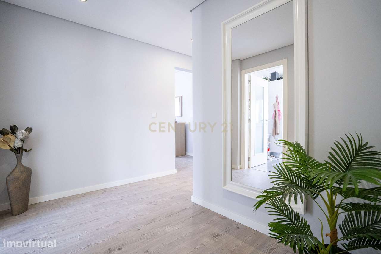 Apartamento T2 - Excelentes Áreas - Como Novo-25