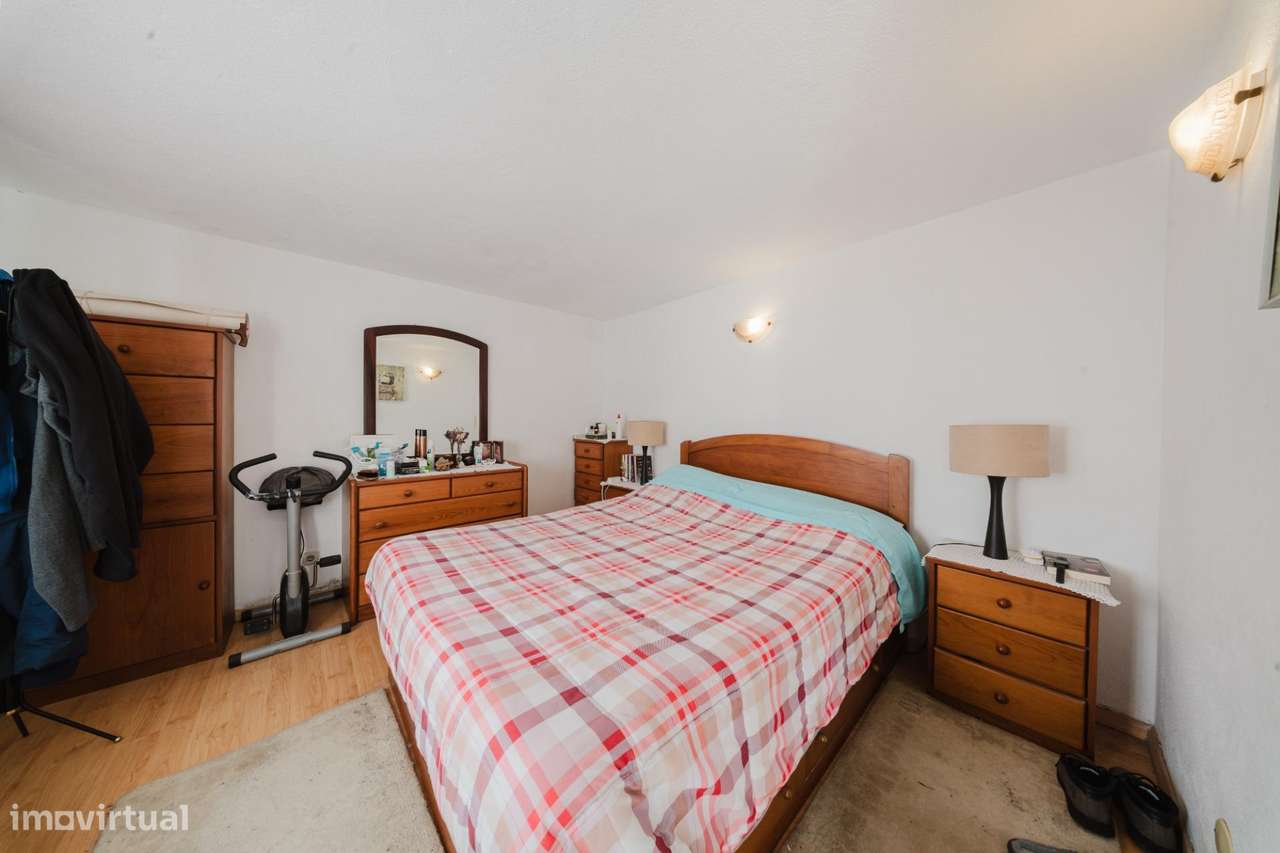 Moradia Independente em Caneças, Odivelas - T3+5-38