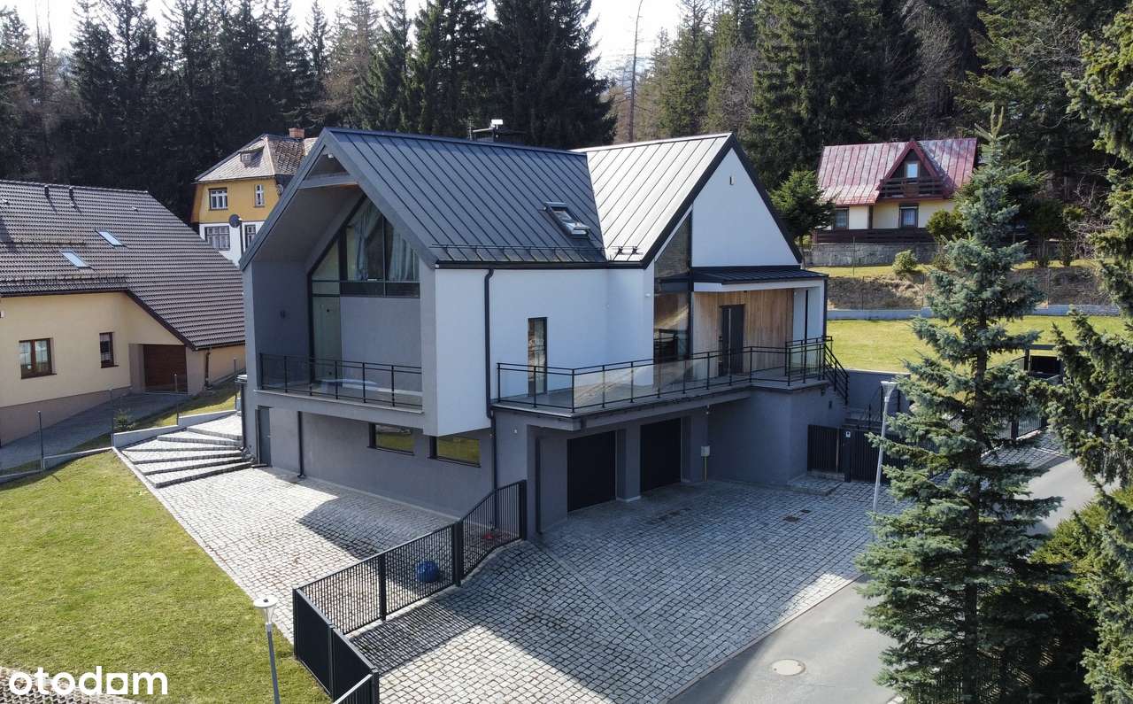 Nowoczesna górska rezydencja z panoramicznym widokiem na Karkonosze.