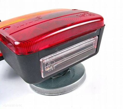 LAMPY TYLNE ZESPOLONE PRZYCZEPA TRÓJKĄT MAGNES KPL - 9