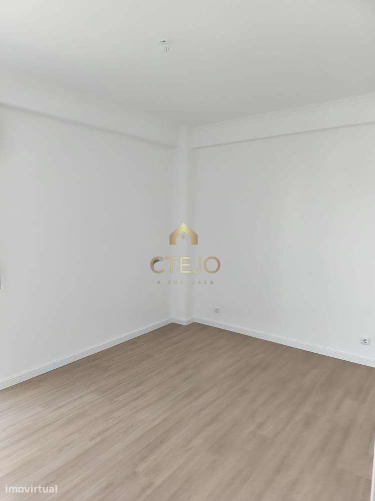 Apartamento T3 totalmente remodelado-18