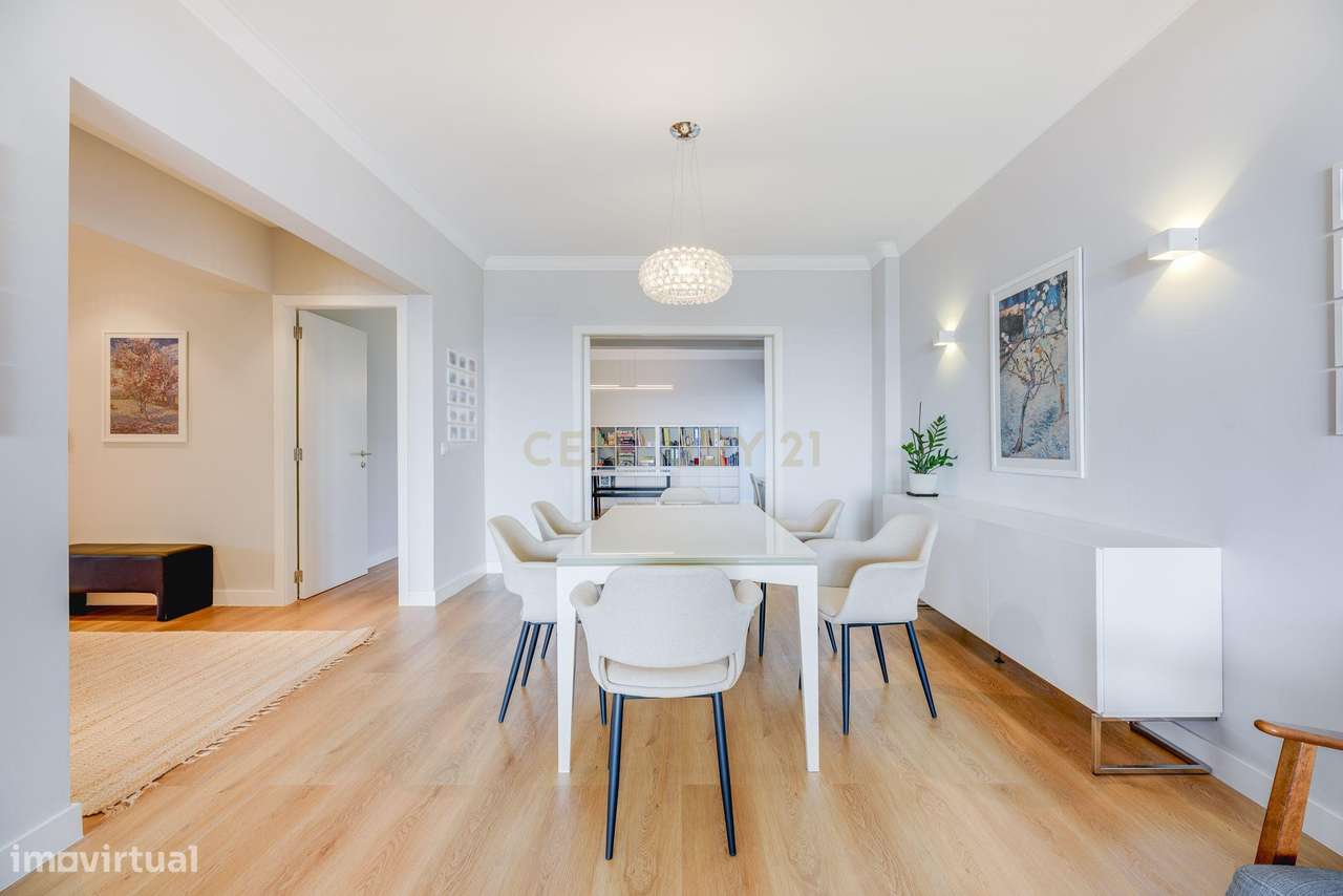 Fantástico T4 Alvalade com varandas, estacionamento e arrecadação-17