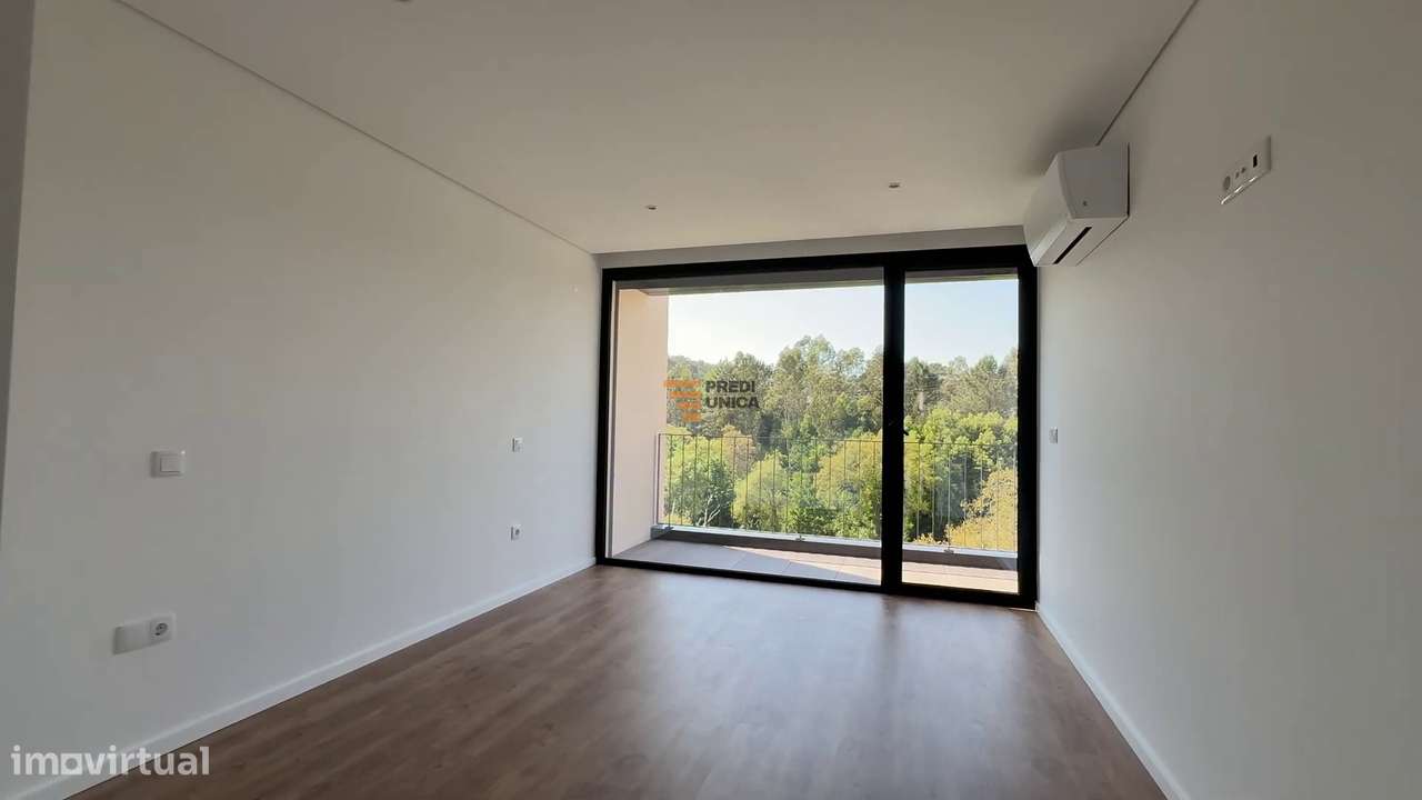 Moradia T3+1  Arquitetura Moderna Oferta ato escritura-10