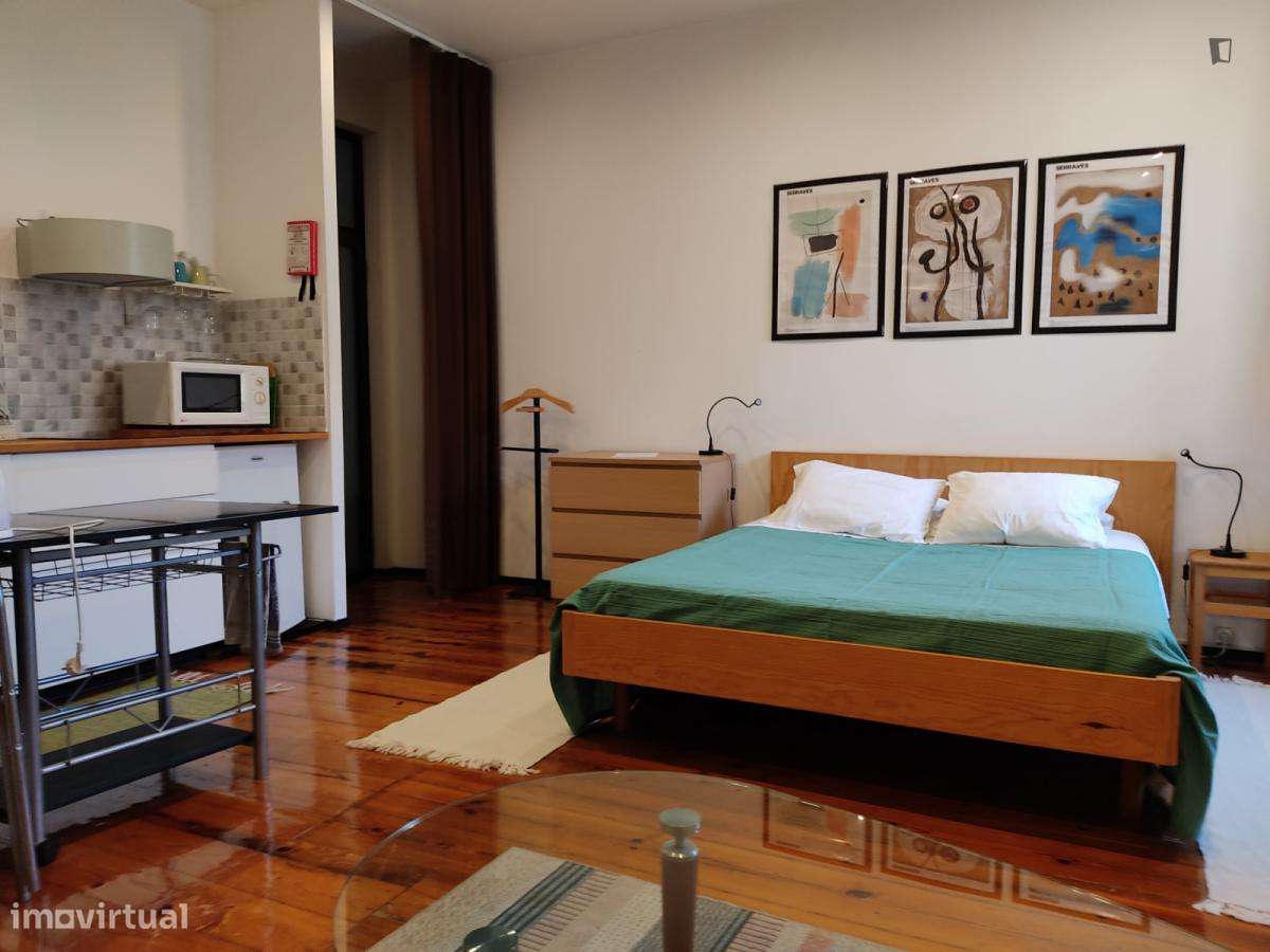 Estúdio - localizado em Cedofeita Porto - Grande imagem: 4/7