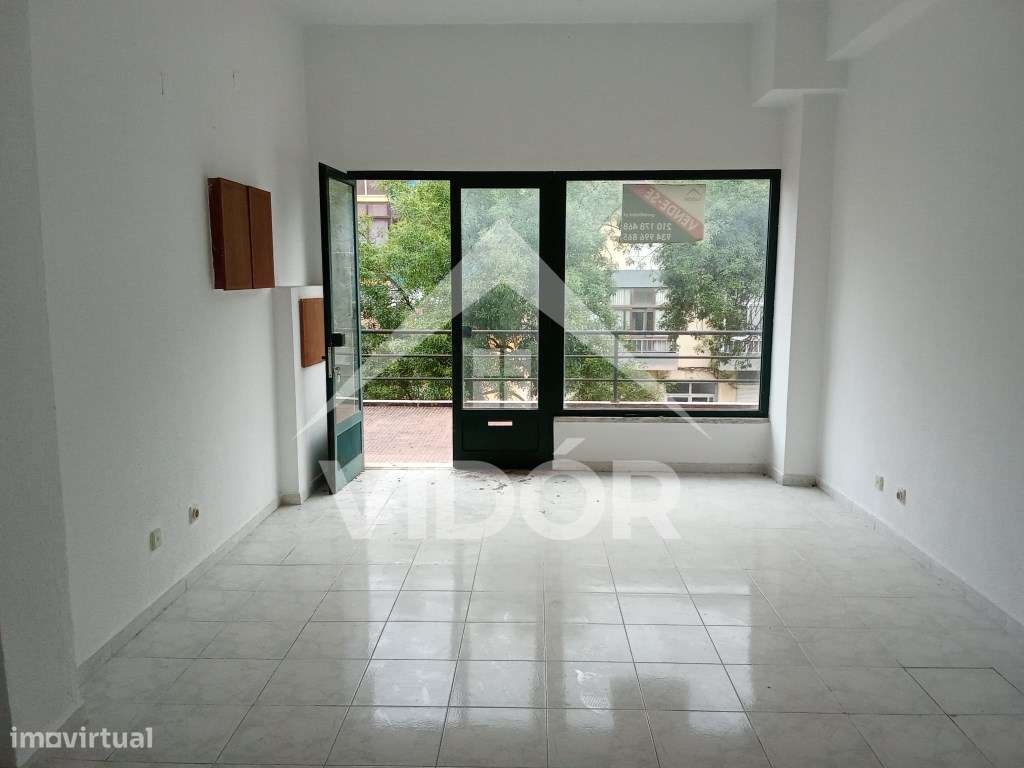 Loja no Novo Mercado Municipal da Baixa da Banheira - CJ - Grande imagem: 1/5