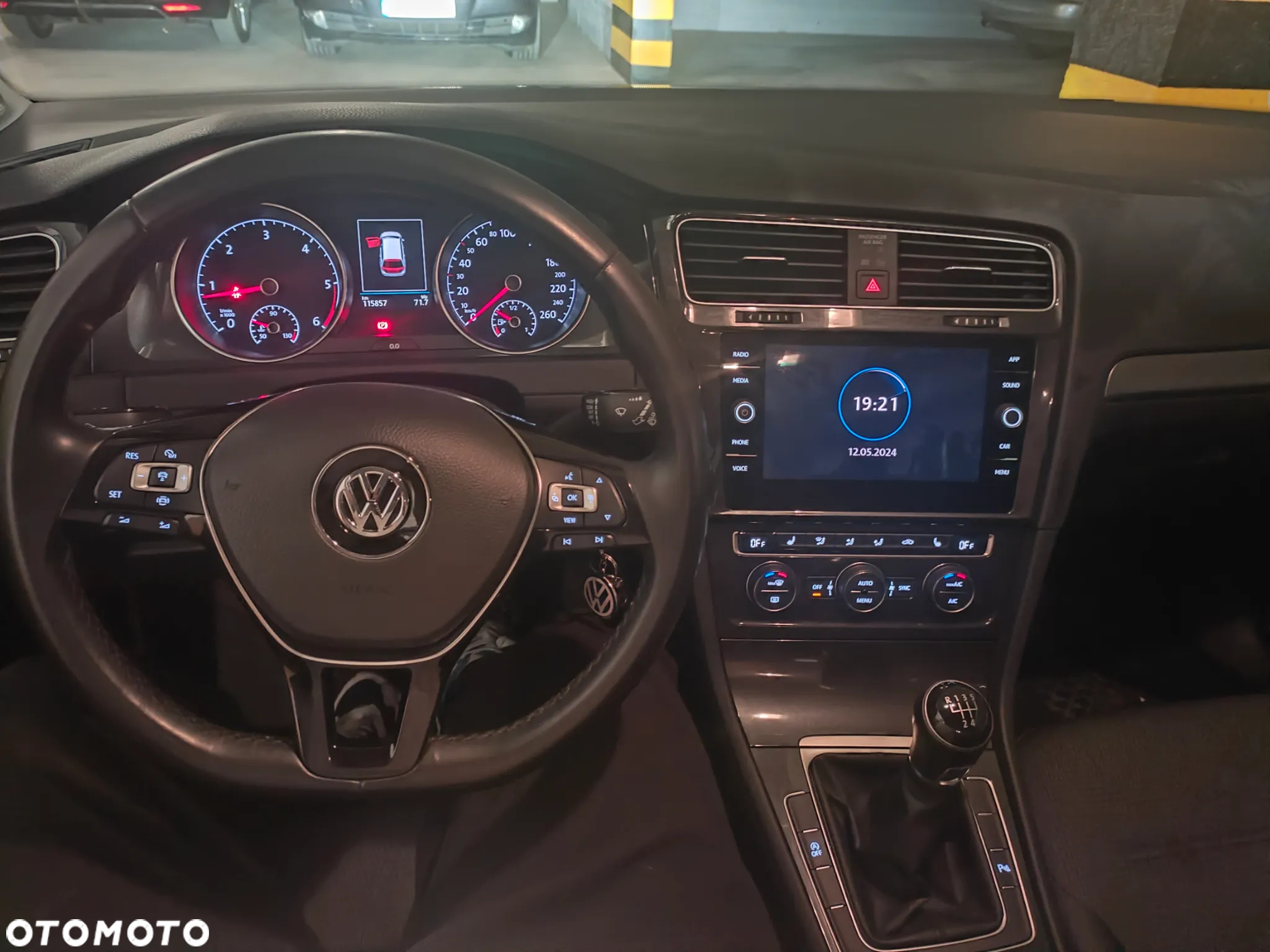Volkswagen Golf VII 1.6 TDI BMT Comfortline - 10