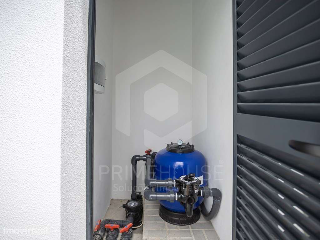 Moradia com 3 suites, garagem e piscina na Av. de Negreiros - Quint...-49
