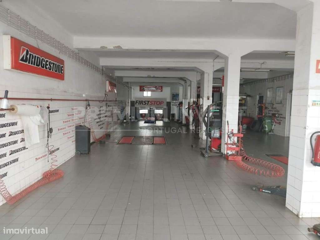 Edifício para comércio e Habitação em Angra do Heroísmo - Grande imagem: 4/39