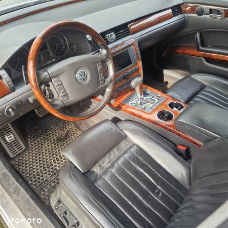 Volkswagen Phaeton 4.2 V8 4Mot (5 os.) - 31