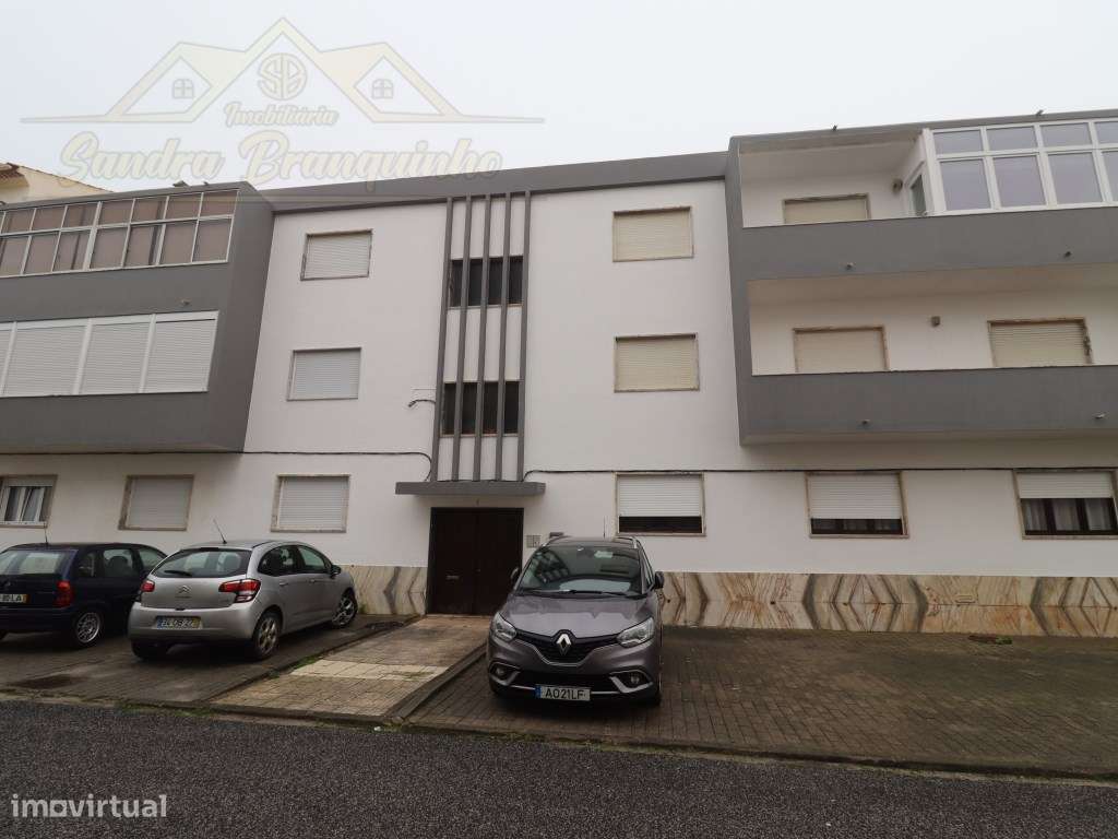 Apartamento T2 RENOVADO em Santa Cruz-35