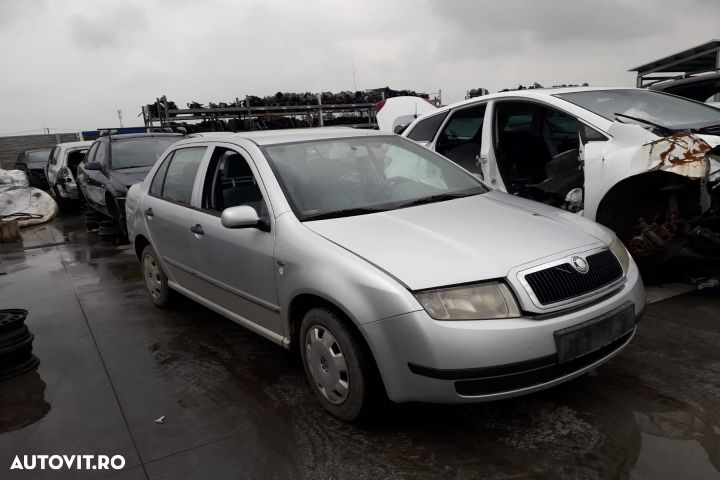 Aripa fata stanga Skoda Fabia 6Y  [din 1999 pana  2004] seria Sedan 1.4 MT (68 hp) - 4