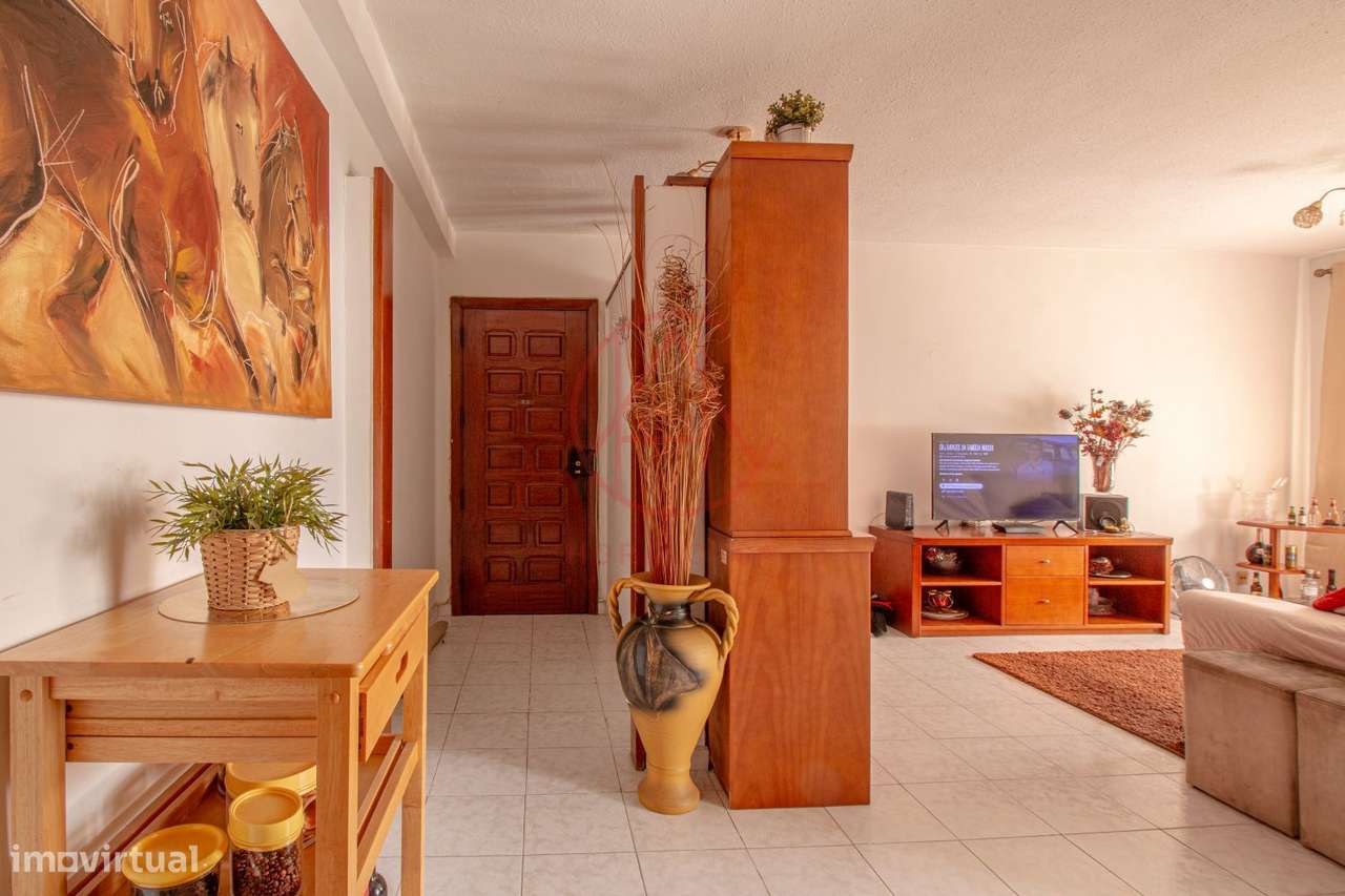APARTAMENTO T3 1º andar c/ elevador - Sto Antonio da Charneca-13
