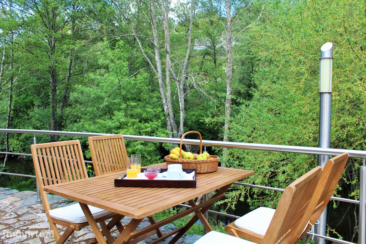 Moradia T5 com jardim, garagem e vista para montanhas - Grande imagem: 4/10