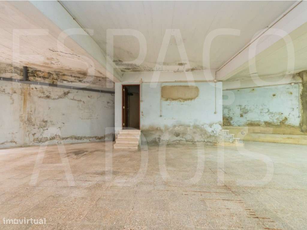 Armazém Amplo; com 2 Pisos! Boa Localização, próximo do Centro da A...-14