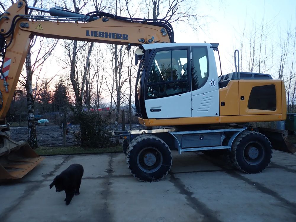 Liebherr A918 2014