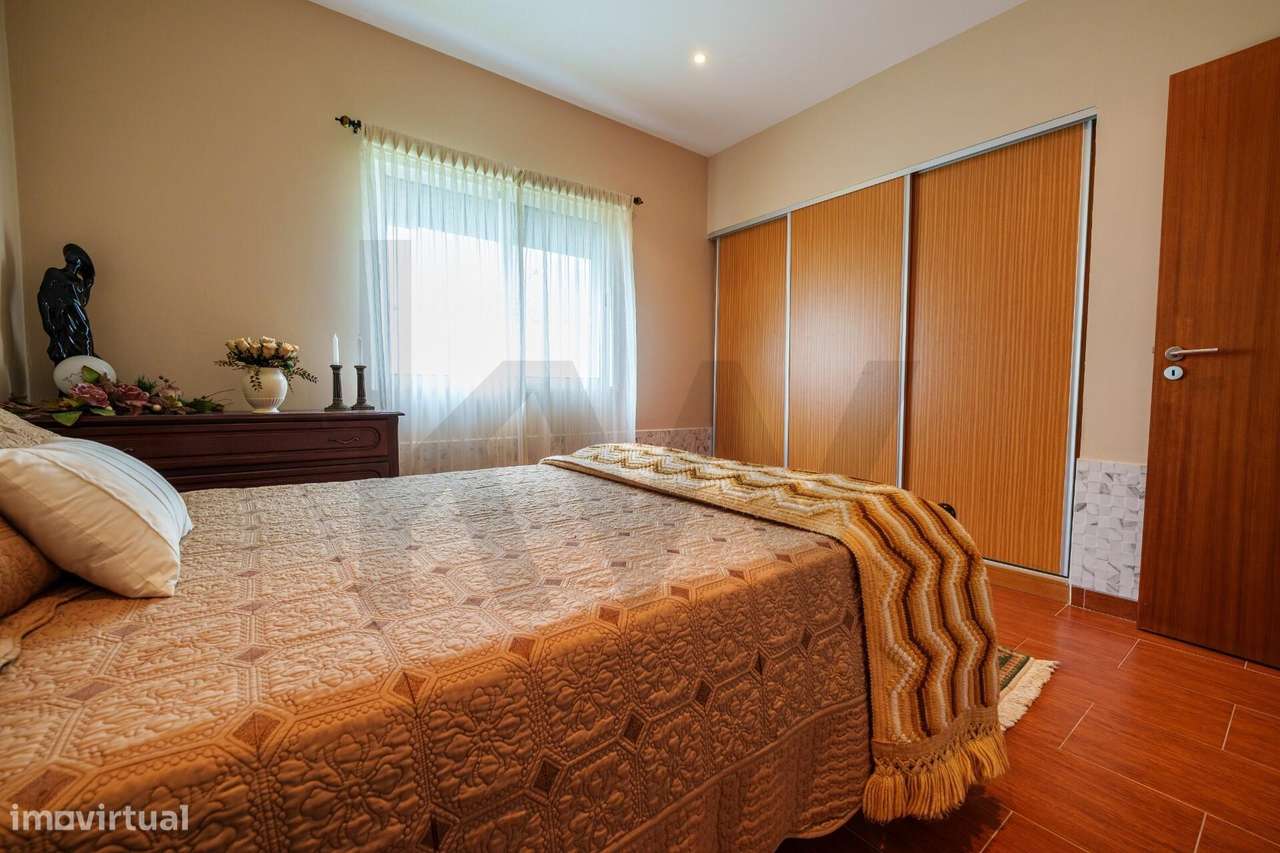 Moradia T2 nos Mosteiros – Conforto, tranquilidade e proximidade do ma-21