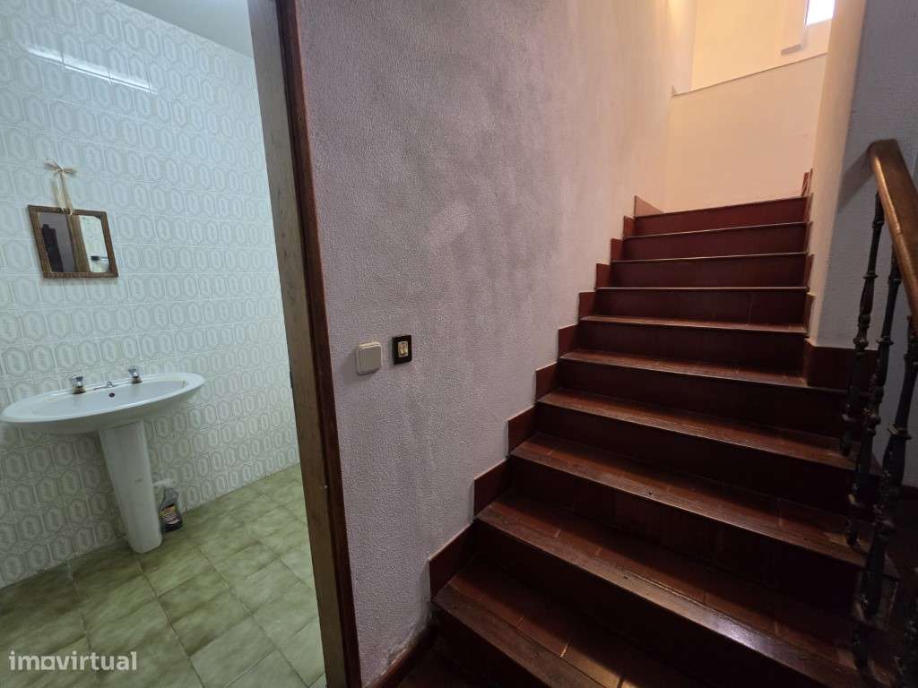 Moradia T5 com Garagem e Jardim | Centro de Elvas-30
