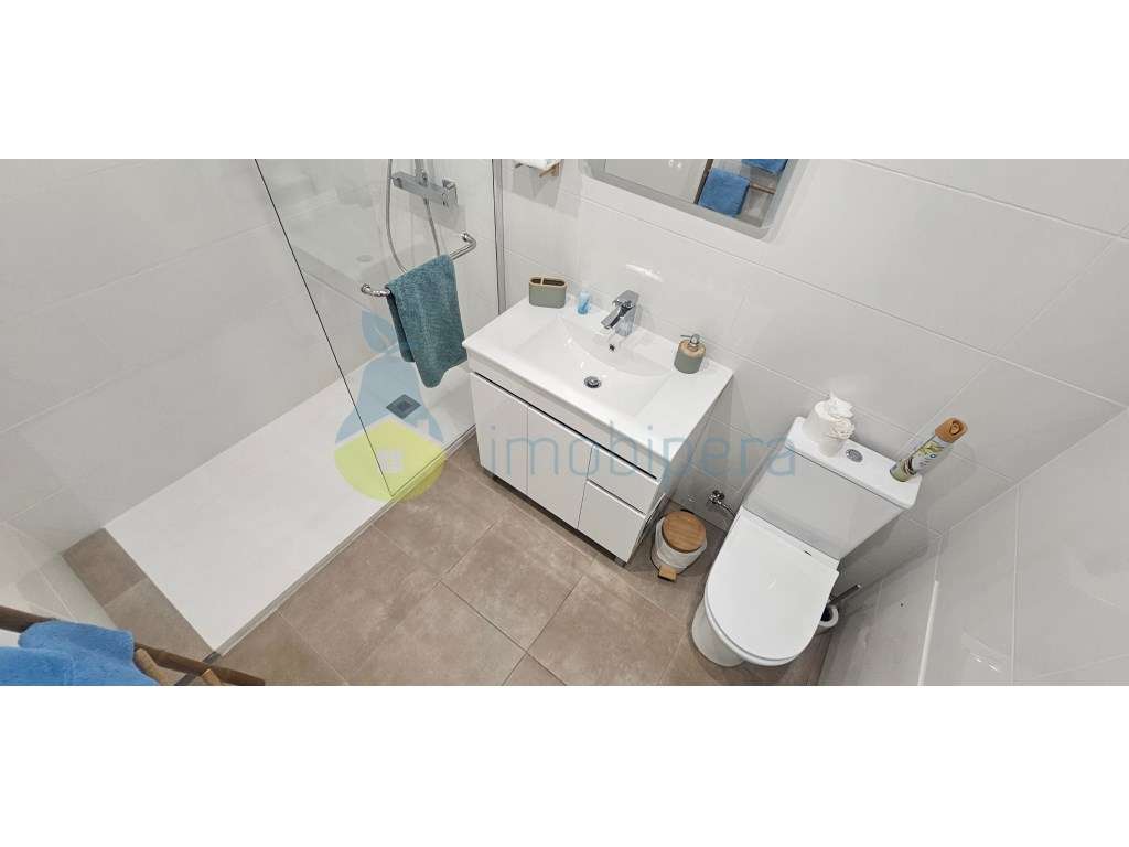 Excelente apartamento localizado, num 1º andar, na famosa Avenida D...-21