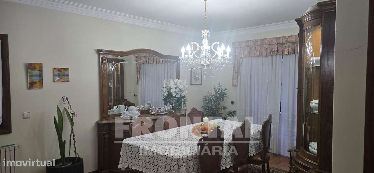 Moradia T4 de luxo com piscina e jardim privativo - Grande imagem: 5/34