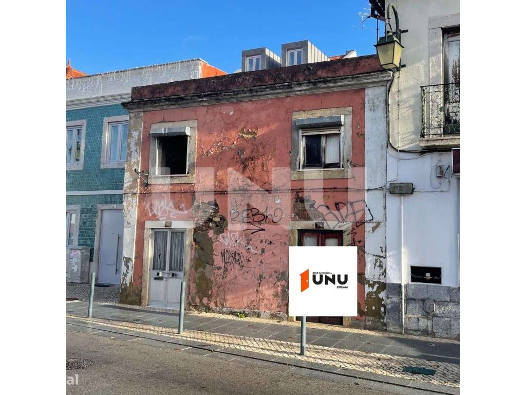 Moradia para reconstruir em Zona Histórica de Odivelas, com projeto... - Grande imagem: 4/5