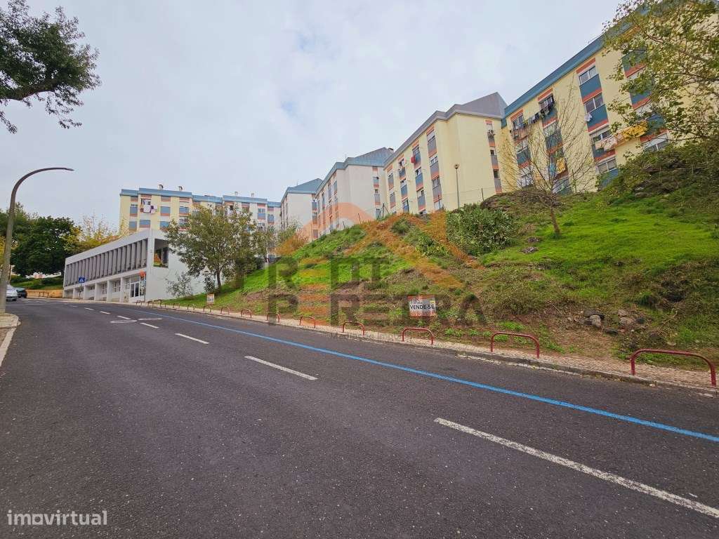 Terreno com elevado potencial de investimento no centro da freguesi... - Grande imagem: 2/12