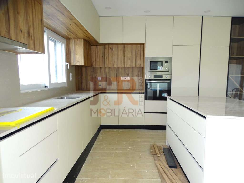 Moradia Isolada Térrea T4 com Garagem - Quinta do Anjo Palmela-5