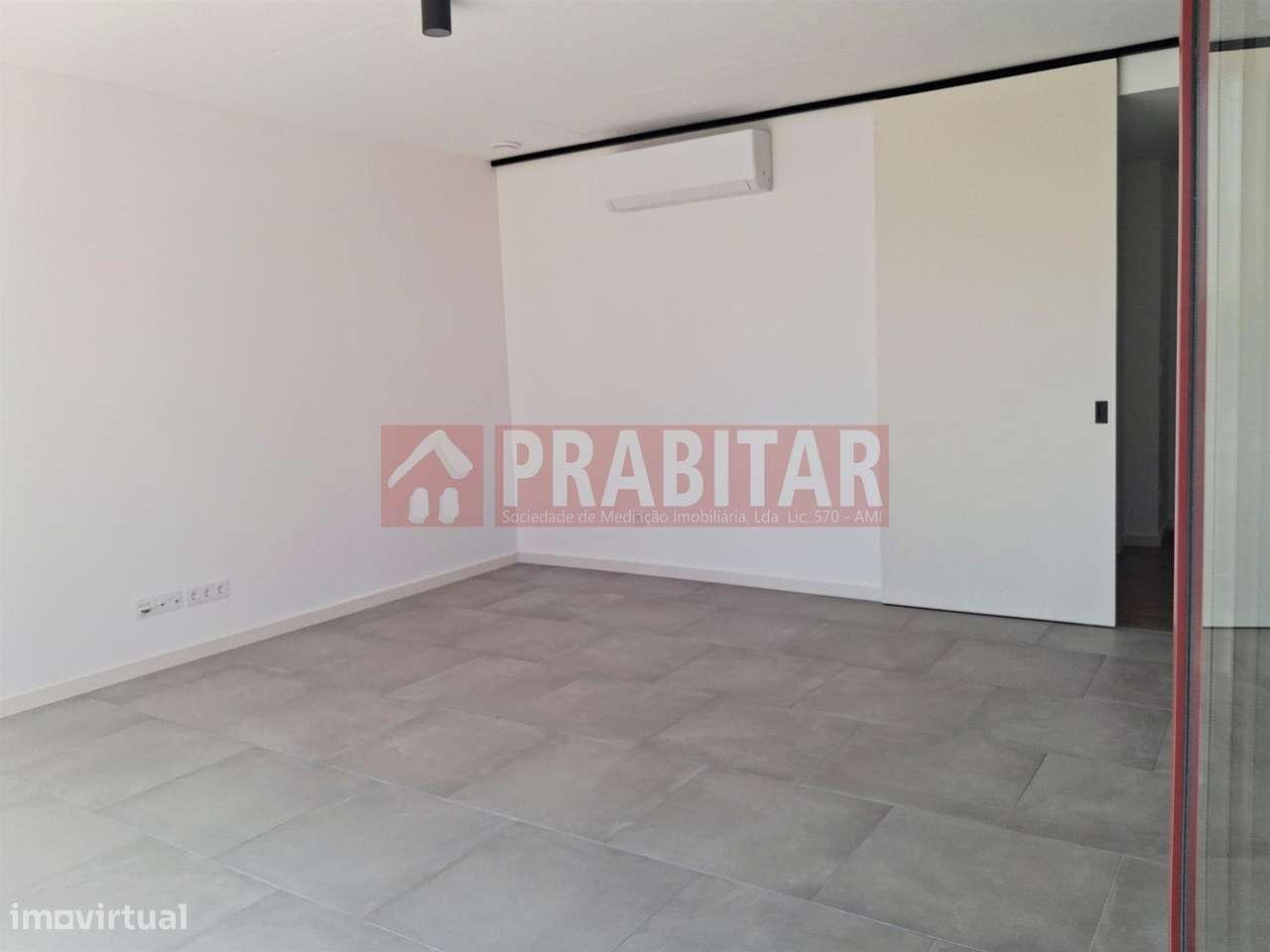 APARTAMENTO T2 . NOVO-13
