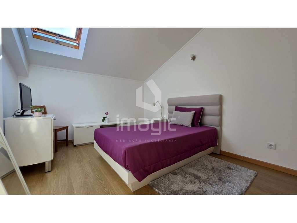 Apartamento T3 Duplex, com duas salas, usado na Malveira-27