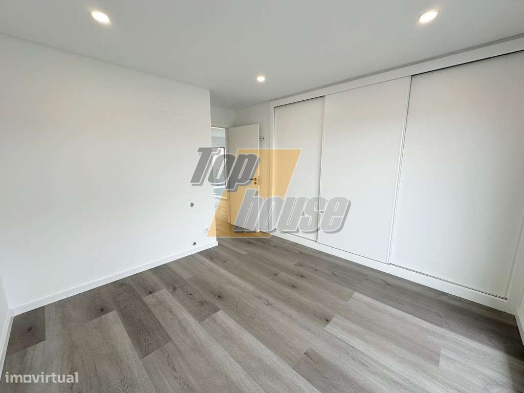 Moradia Isolada T4 Sobreda-18