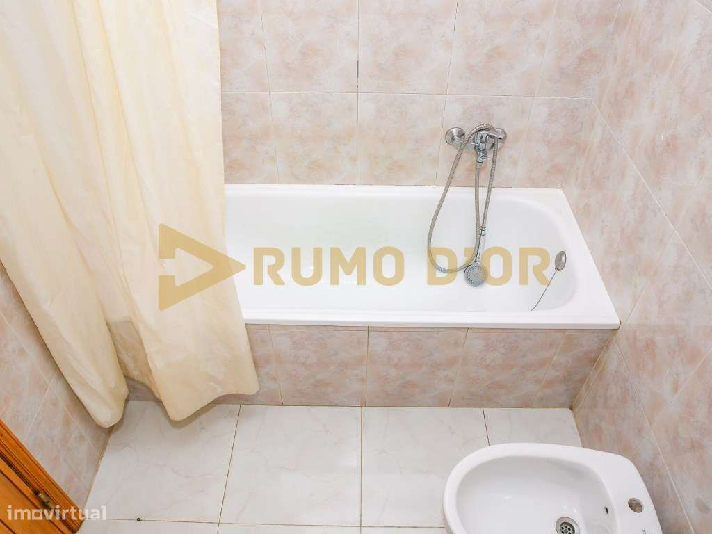 Apartamento T2 em excelente estado de conservação a 2 minutos da A1-22
