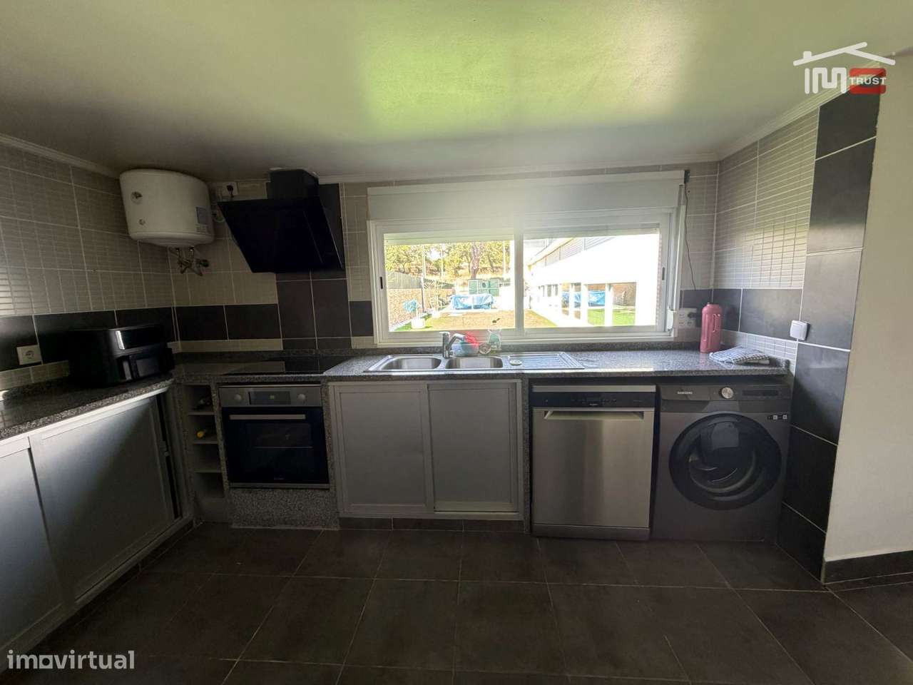 Moradia Isolada T3 + 2 em Palhais, Cozinha Equipada, Amplo Jardim, ...-14