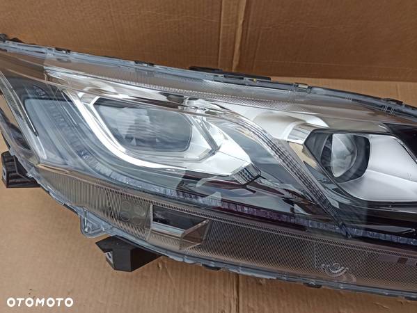 Lampa prawy przód MITSUBISHI ECLIPSE CROSS W3153R - 3