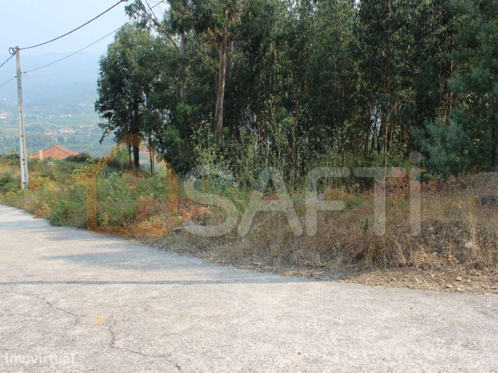 Terreno de Construção, com 1100m2 - Grande imagem: 2/4