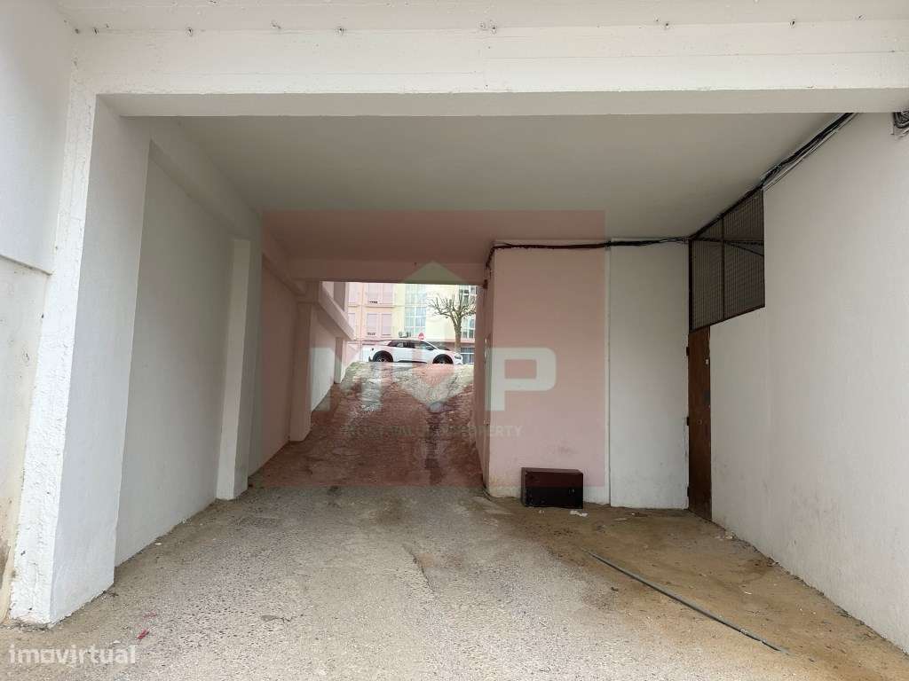 Arrecadação em cave, Olhão-6