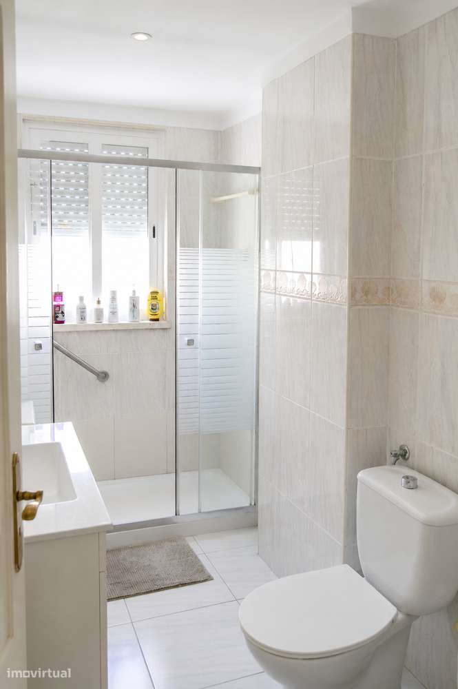 Apartamento T2 com terraço no Bairro de Santos ao Rêgo-10