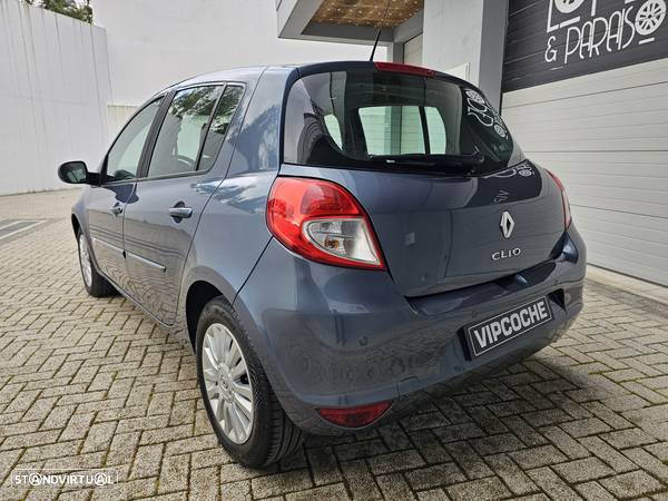 Renault Clio - 30