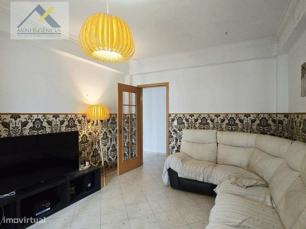 Apartamento T3 com terraço e garagem no Bairro Dias em Setúbal-6