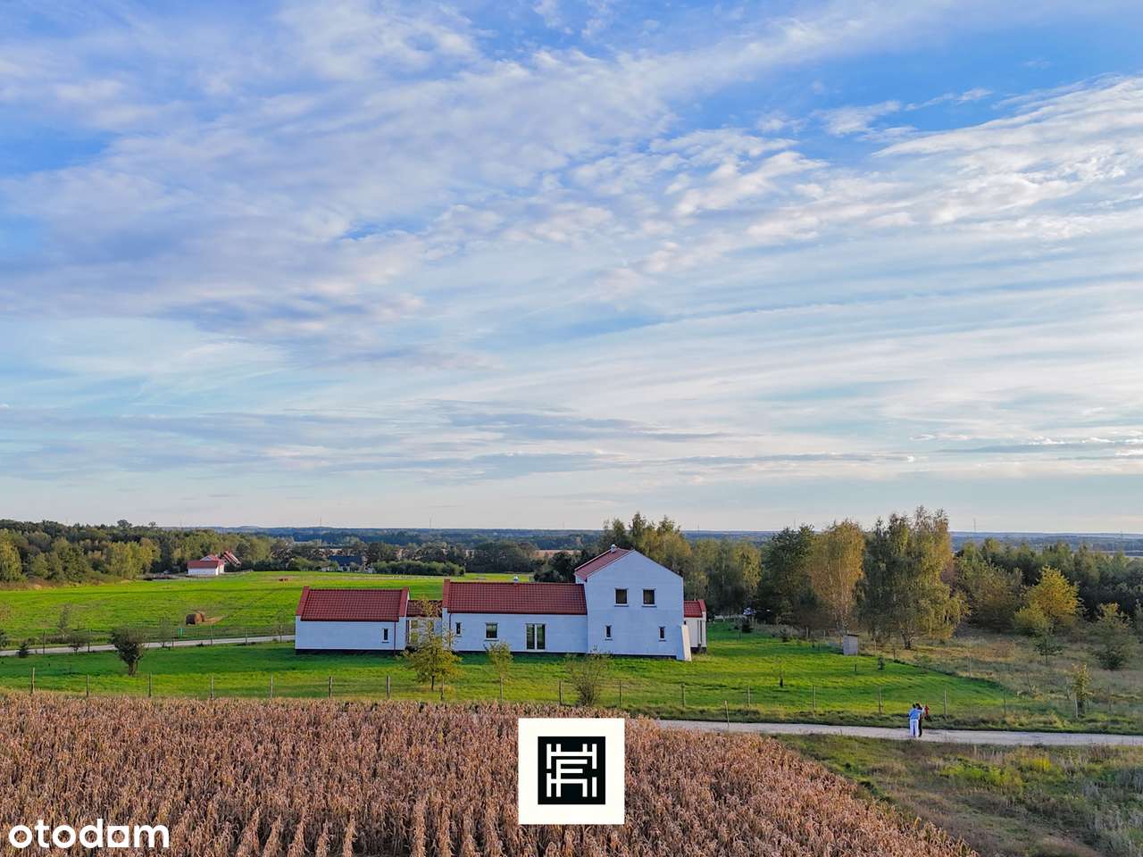 Posiadłość na przedmieściach z potencjałem - Czy to będzie Twój Dom?-14