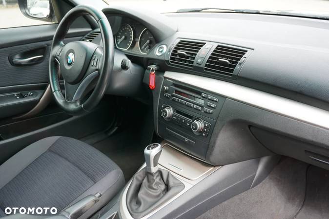 BMW Seria 1 120d - 14