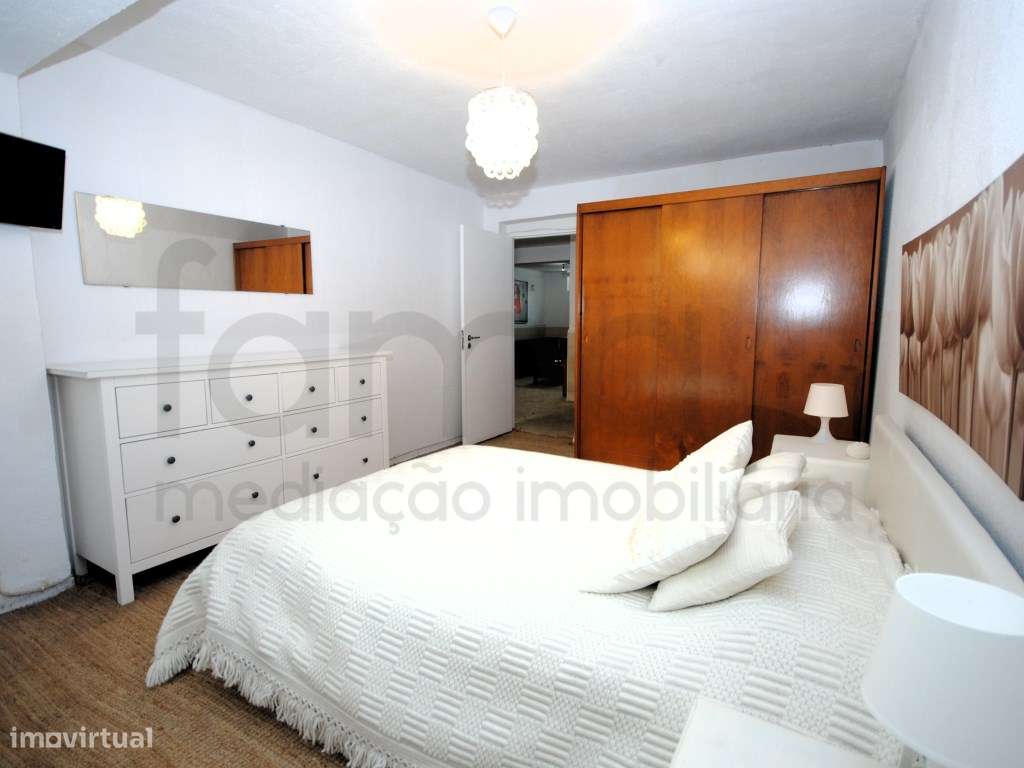 **Oportunidade Única: Moradia T6 à Venda!**-53