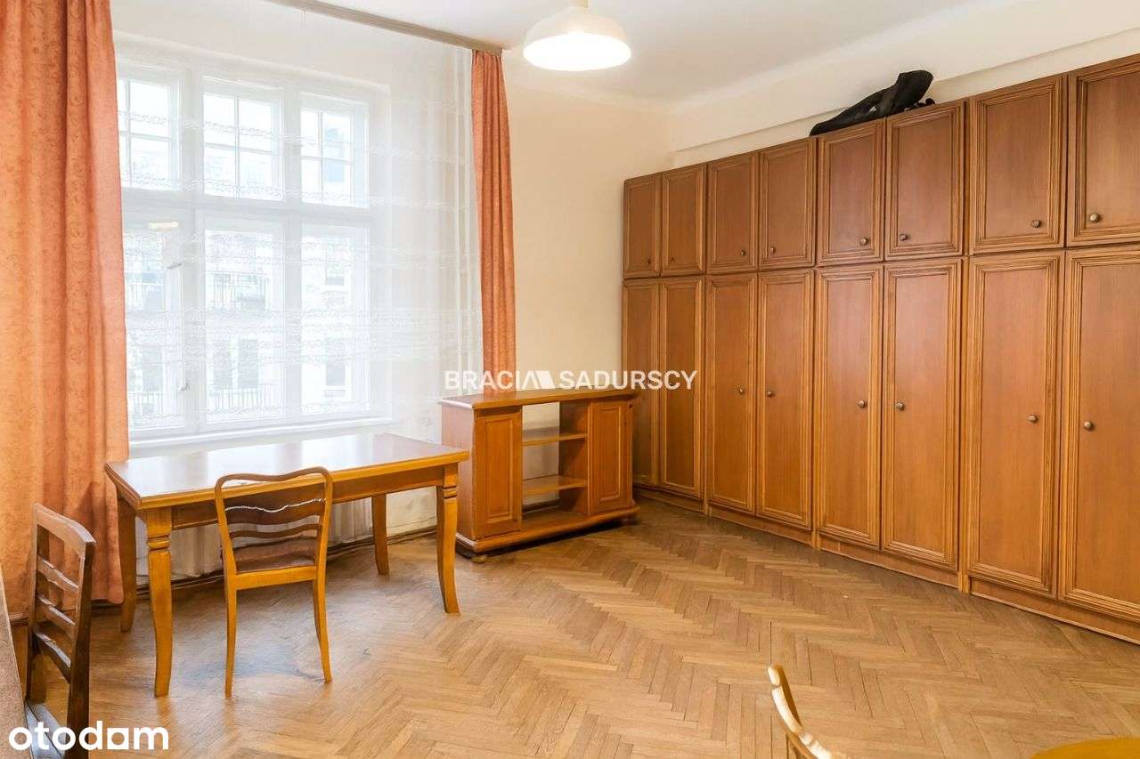 Klimatyczne mieszkanie 80m2 przy Wawelu-19