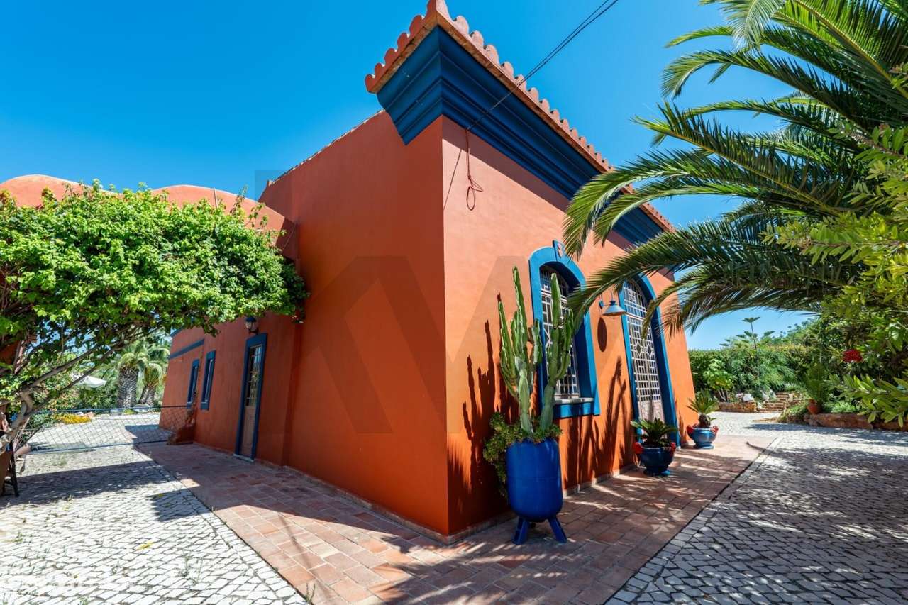 Moradia T3 + Terreno com Potencial de Rendimento em Quelfes, Olhão - Grande imagem: 4/52