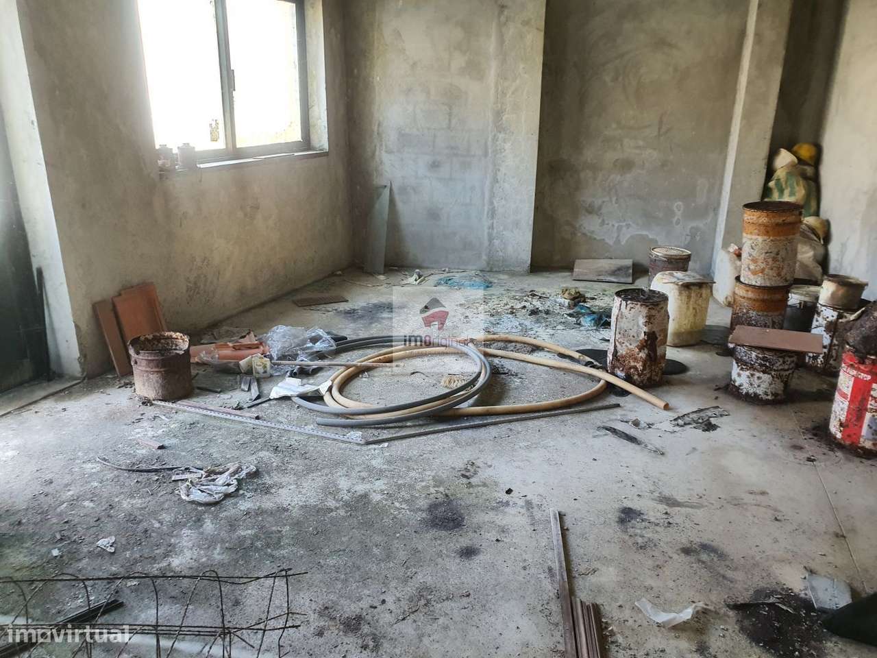 Loja com ABC de 607m2, garagem, escritório, junto praias - Grande imagem: 5/26