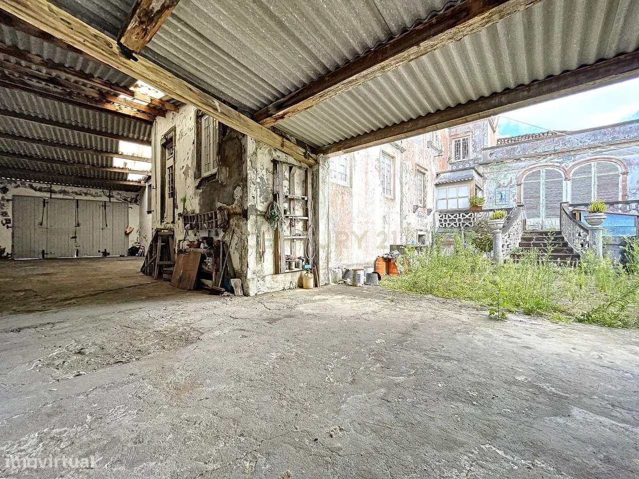 Investimento excecional no coração de Ponta Delgada — prédio de gaveto - Grande imagem: 3/8