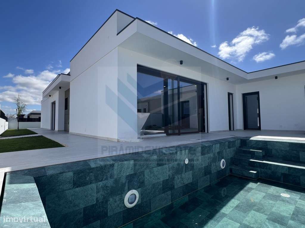 CHARMOSA! Moradia Construção NOVA Isolada, Azeitão! Central!-24